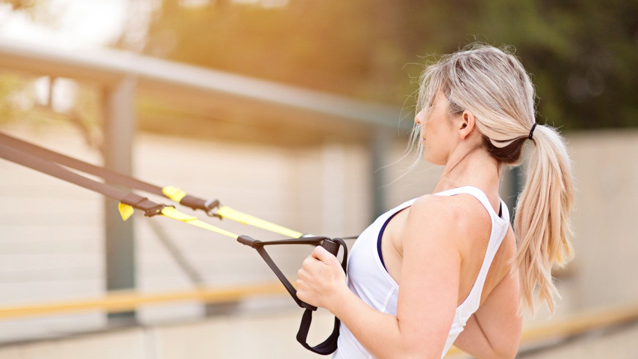 Treino com fita de suspensão