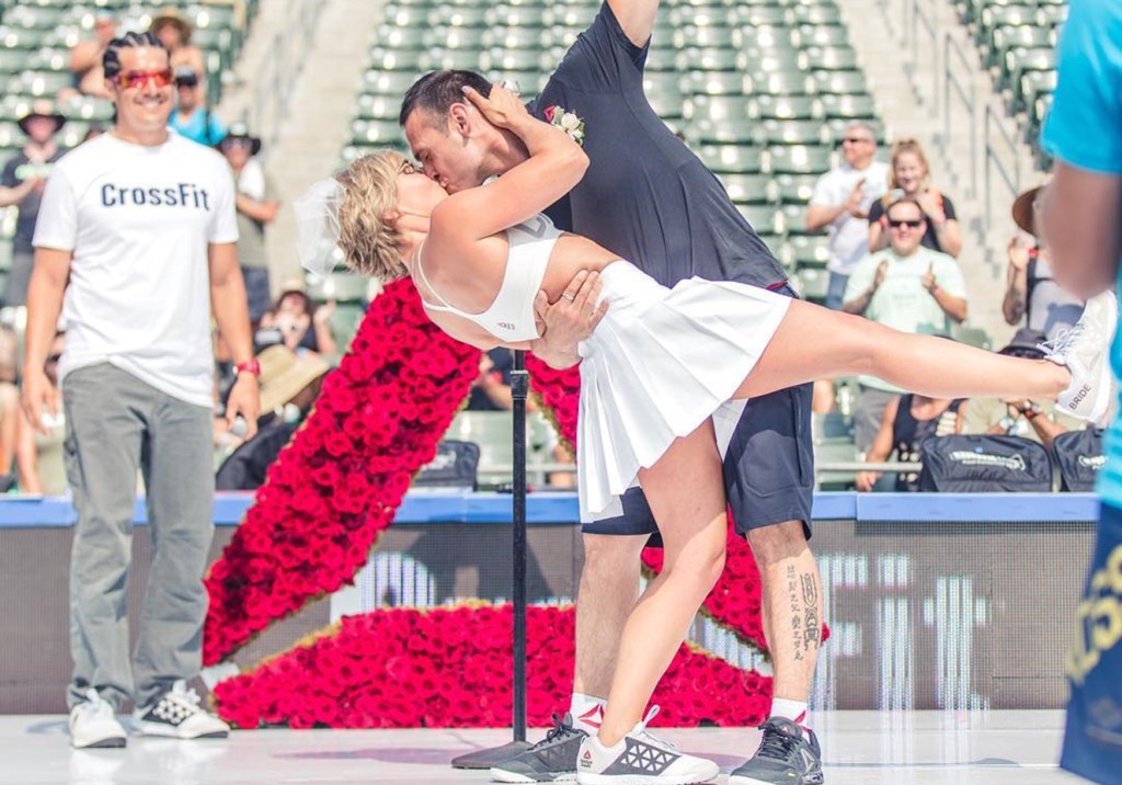 Casamento fit: casal aproveita competição de crossfit para celebrar união