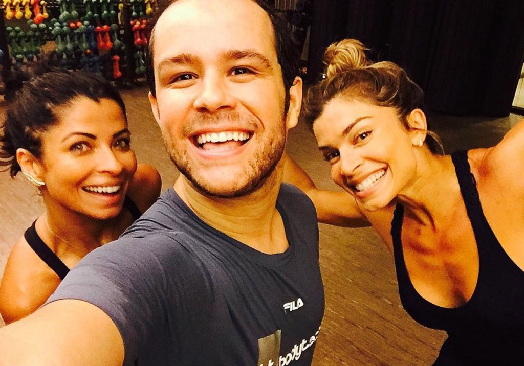 Grazi Massafera arrasa nos passinhos de funk em aula de dança