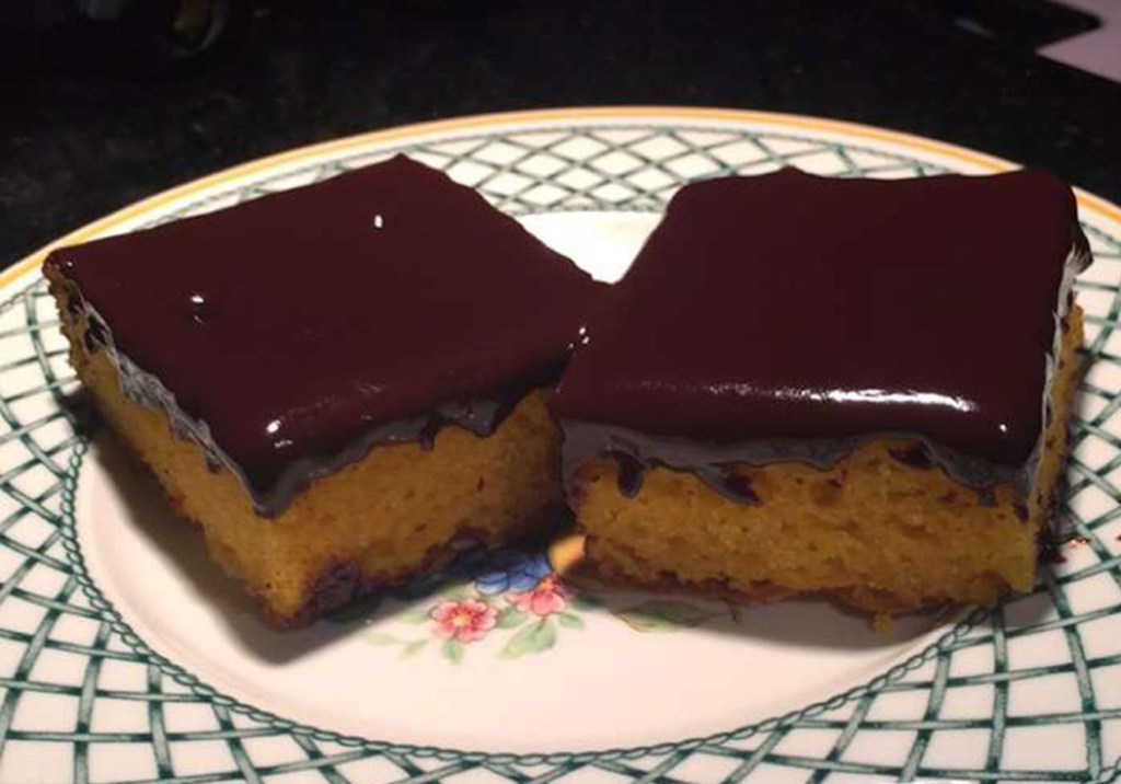 Bolo de cenoura sem glúten e sem lactose