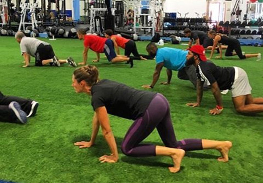 Crawling: malhar engatinhando é a nova tendência fitness