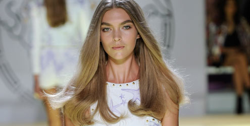 Como conquistar um cabelo liso de passarela