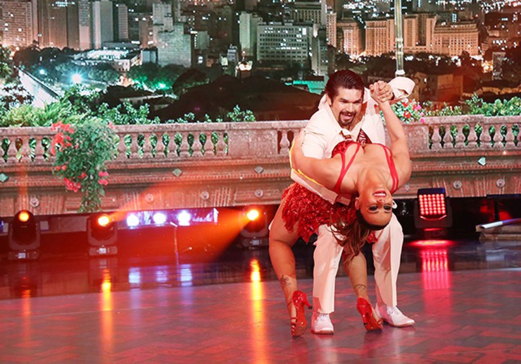 Dança dos famosos 2015: testamos a aula de samba de gafieira