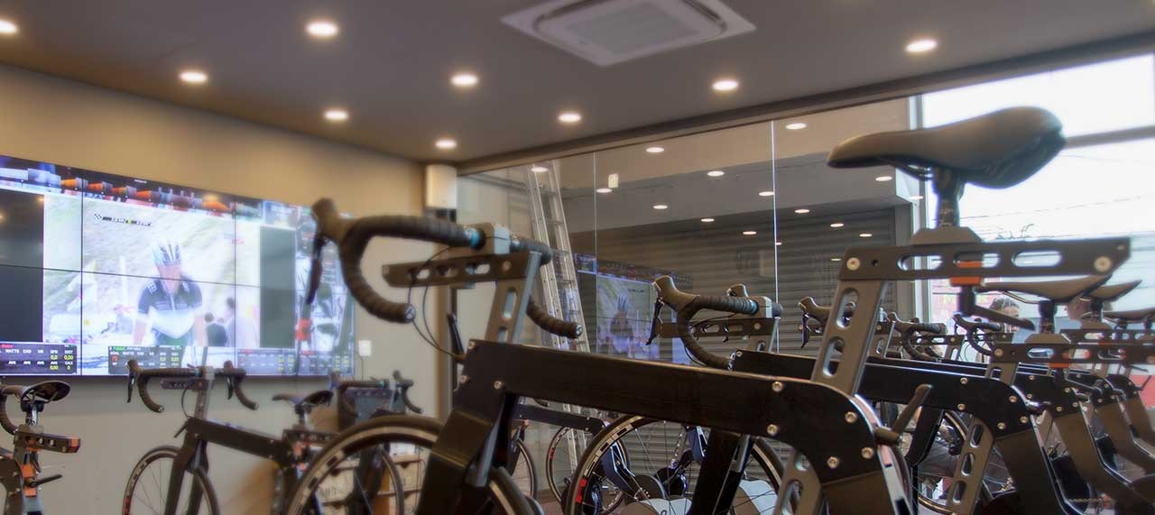 Aula de ciclismo indoor Studio 220