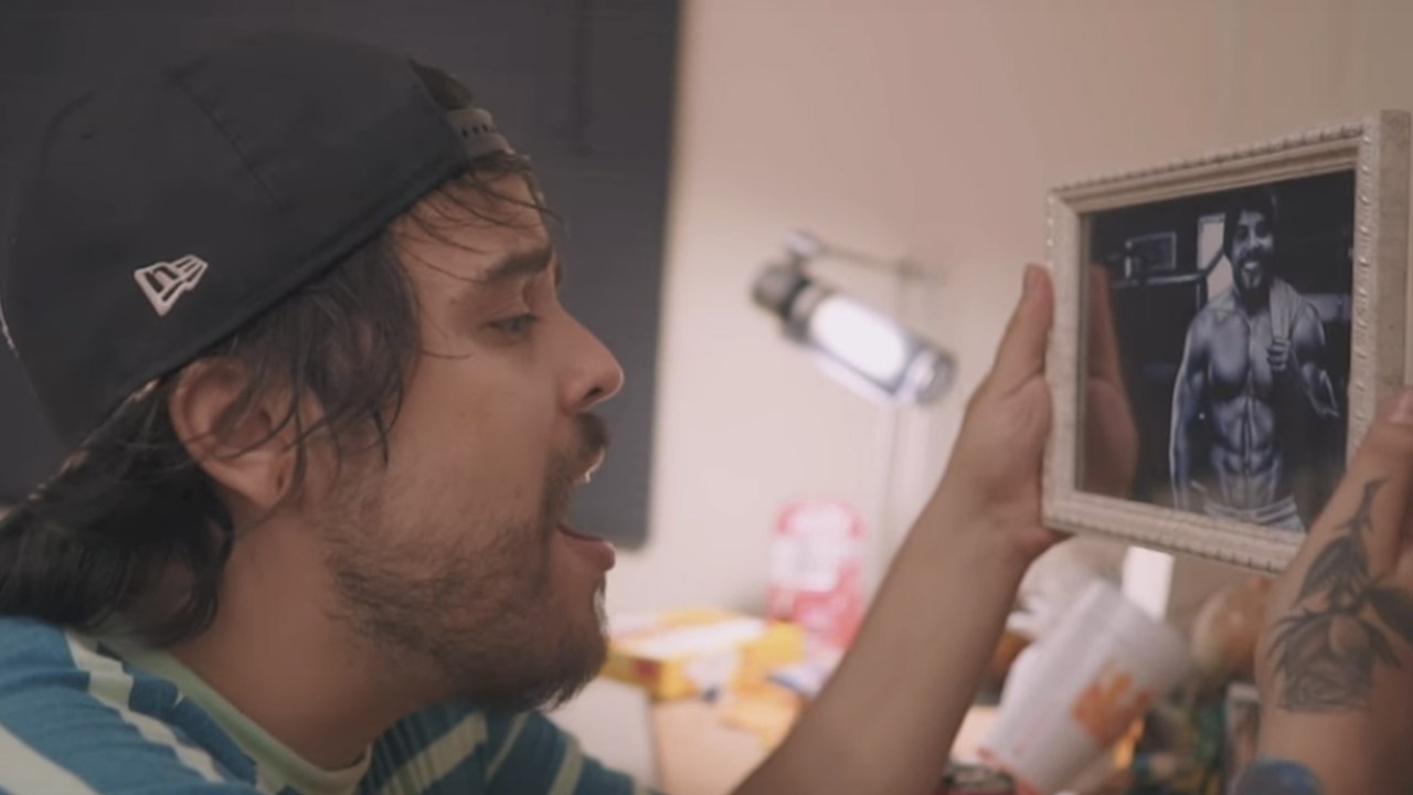 Trecho de paródia de "Deu onda"