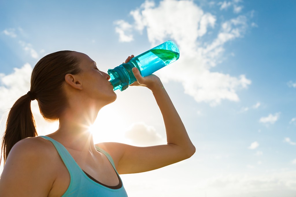 3 motivos para encarar o verão bem hidratada