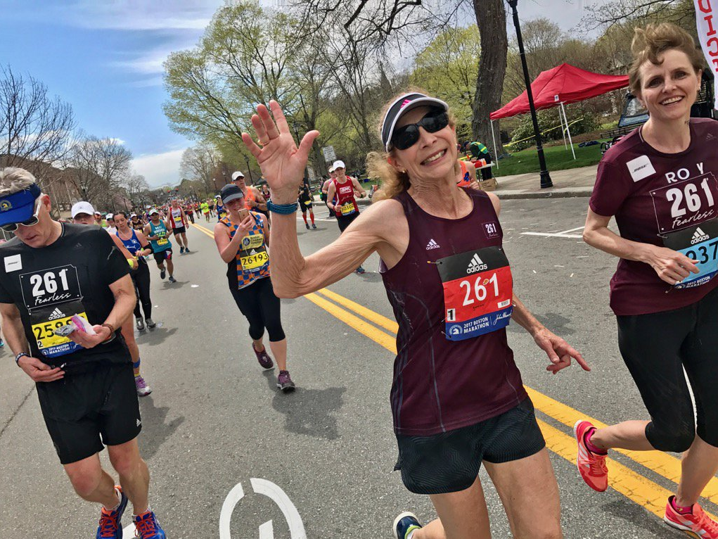 1ª corredora da Maratona de Boston repete prova 50 anos depois