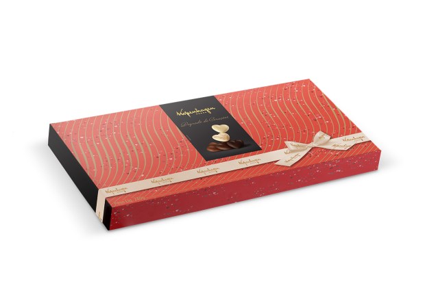 Caixa de Bombons Degradê de Corações, Kopenhagen, R$74,90 (<a href="https://www.kopenhagen.com.br/">www.kopenhagen.com.br</a>)
Caixa de Bombons Degradê de Corações, Kopenhagen, R$74,90 (<a href="https://www.kopenhagen.com.br/">www.kopenhagen.com.br</a>)