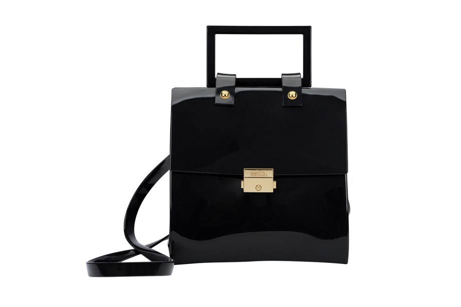 Bolsa térmica, Melissa + Vitorino Campos, R$390 (<a href="https://www.melissa.com.br" target="_blank" rel="noopener noreferrer">www.melissa.com.br</a>) Bolsa térmica, Melissa + Vitorino Campos, R$390 (<a href="https://www.melissa.com.br" target="_blank" rel="noopener noreferrer">www.melissa.com.br</a>)