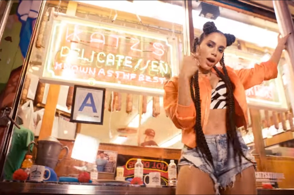 Anitta lança “Paradinha” e a gente já sabe como dançar o novo hit