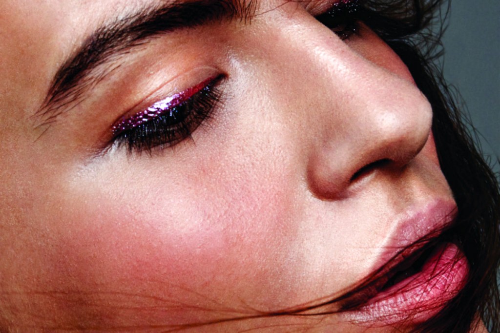 Você nem imagina, mas este cuidado garante cílios longos e fartos