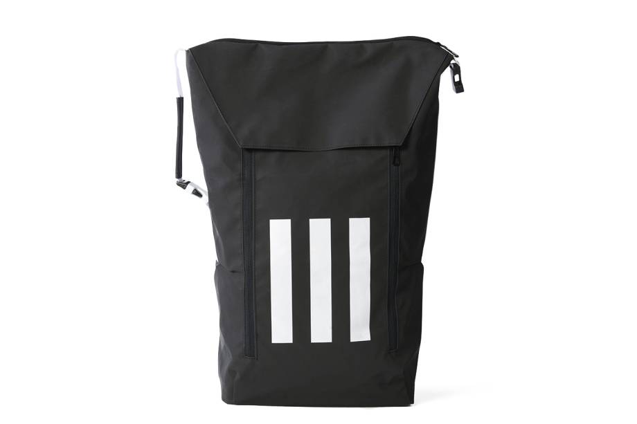 <b><span>Mochila Ahtletics ID, <a href="https://www.adidas.com.br/" target="_blank" rel="noopener">Adidas Performance</a>, R$ 250 </span></b><span>(Preço pesquisado em agosto de 2017). </span>O material Air mesh no painel traseiro e nas alças auxilia na ventilação, o que torna esse o acessório ideal para trilhas e caminhadas longas.