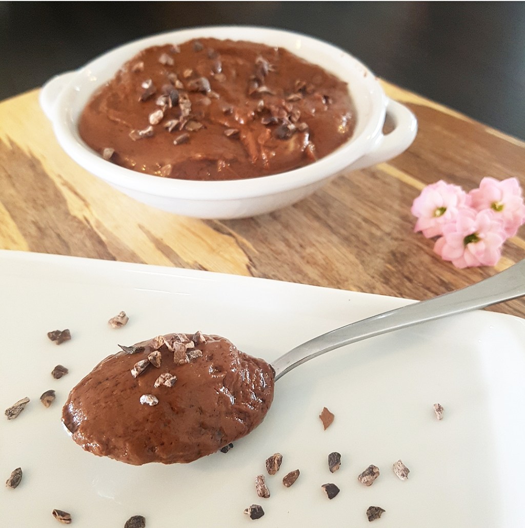 Doce de colher de cacau e pasta de amendoim para adoçar seu dia
