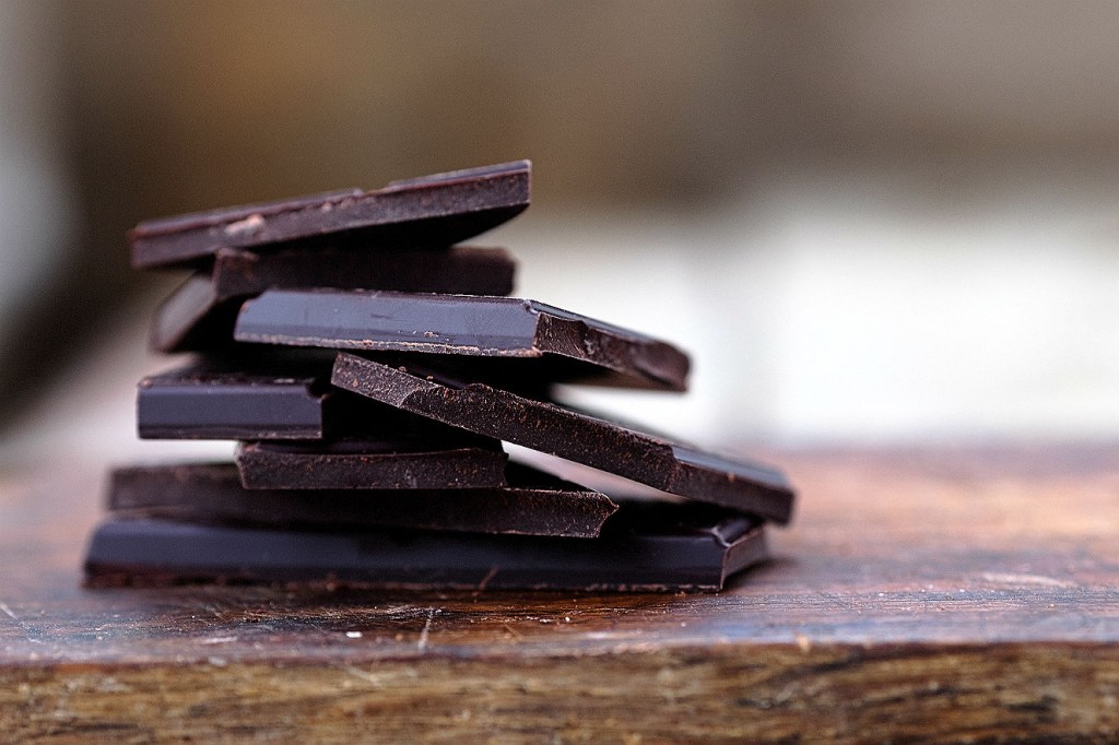 Chocolate amargo: um pedaço todos os dias protege a memória