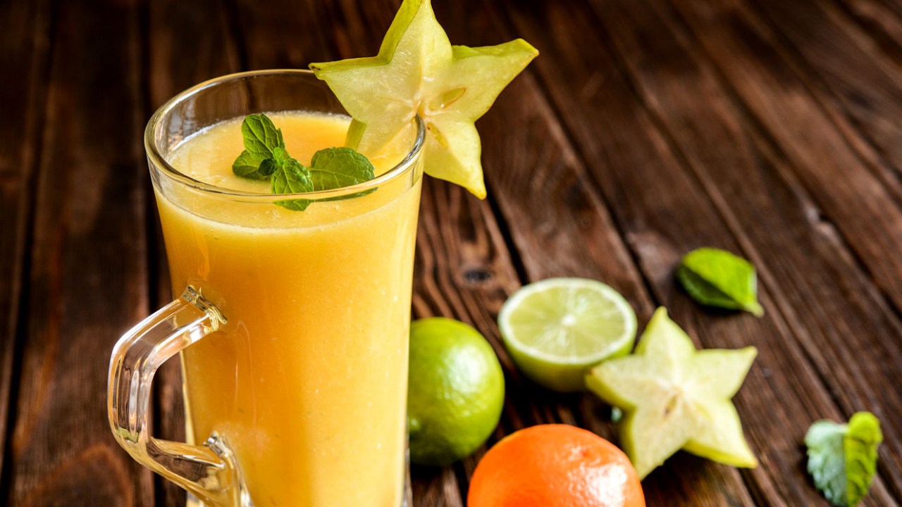 Suco de laranja e carambola