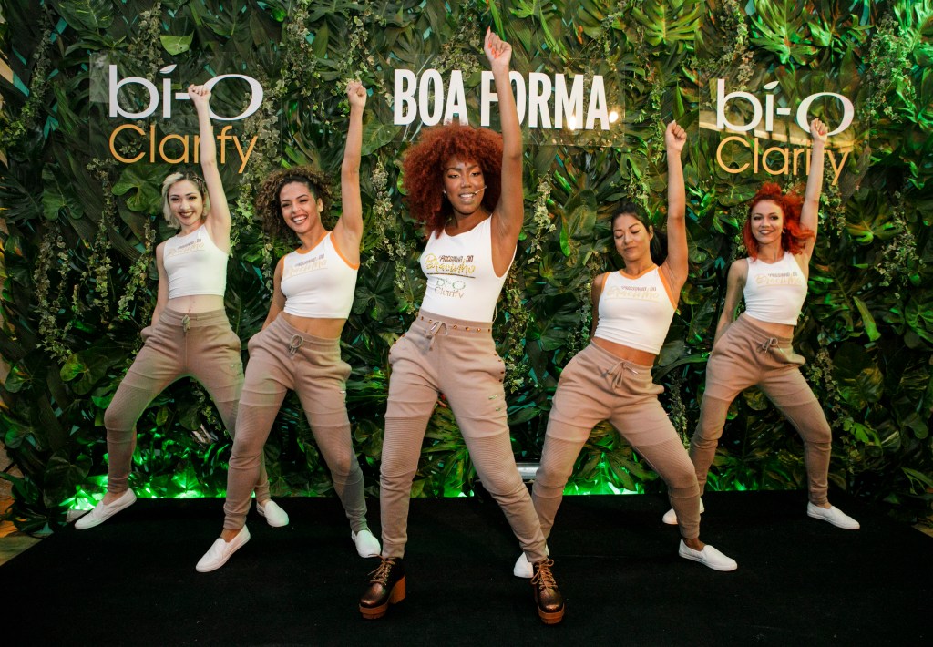 Já conhece o Passinho do Bracinho? Aprenda com a Lellêzinha