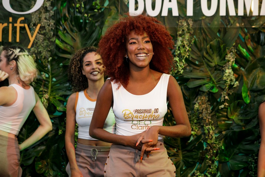 Lindíssima, Lellêzinha foi a musa da manhã. Lindíssima, Lellêzinha foi a musa da manhã.