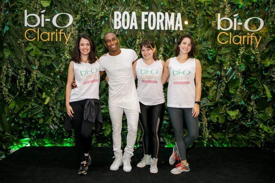 <p style="text-align:justify;">As editoras Daniela Bernardi e Gislene Pereira, junto com a redatora-chefe de BOA FORMA, Juliana Diniz, tamb&eacute;m colocaram as m&atilde;os para o alto e dan&ccedil;aram muito com o professor Alan Brasil.</p>