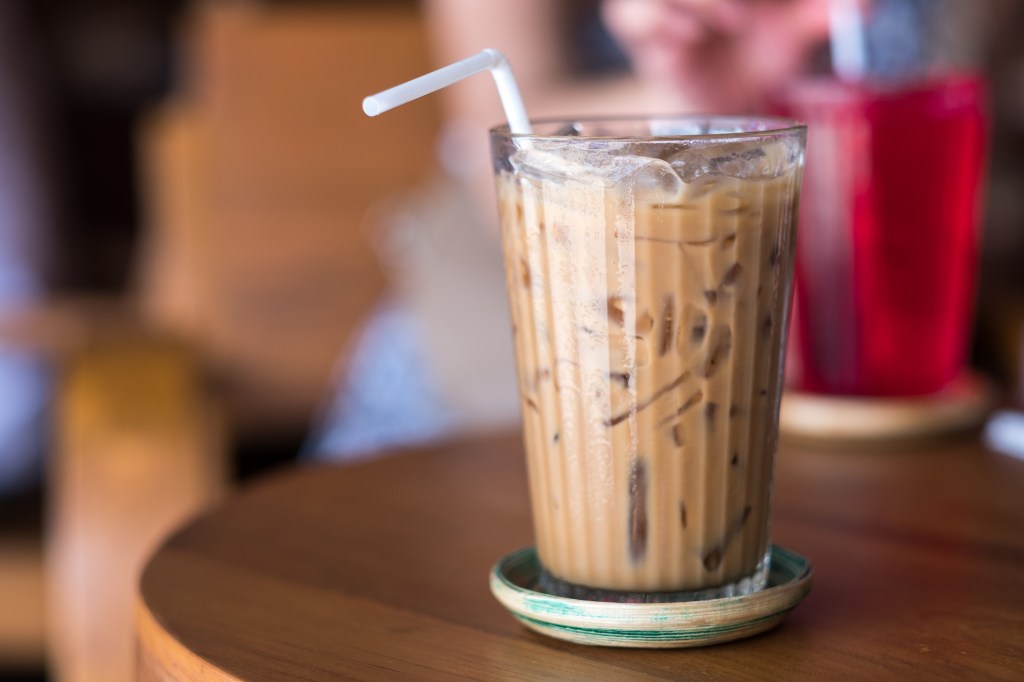 Shake cappuccino proteico para turbinar seu café da manhã