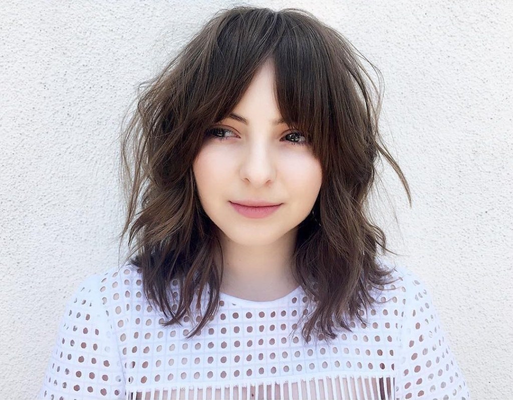 Você também vai querer a franja cortininha, sensação no Pinterest