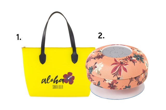 1. Bolsa, <a href="https://www.santalolla.com.br/" target="_blank" rel="noopener">Santa Lolla</a>, R$ 140; 2. Caixinha de som, <a href="https://www.farmrio.com.br/" target="_blank" rel="noopener">Farm</a>, R$ 98 (pre&ccedil;os pesquisados em novembro de 2017)&nbsp;