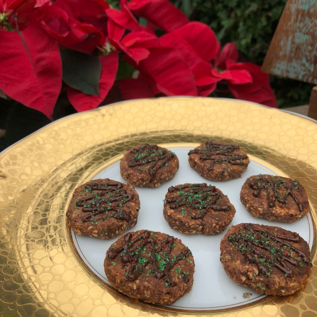 Estas bolachinhas natalinas de tâmaras são ricas em fibras