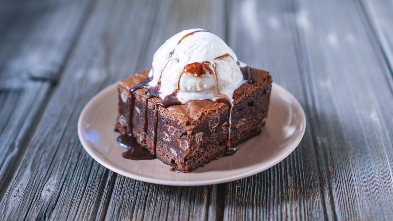 Brownie de chocolate com sorvete