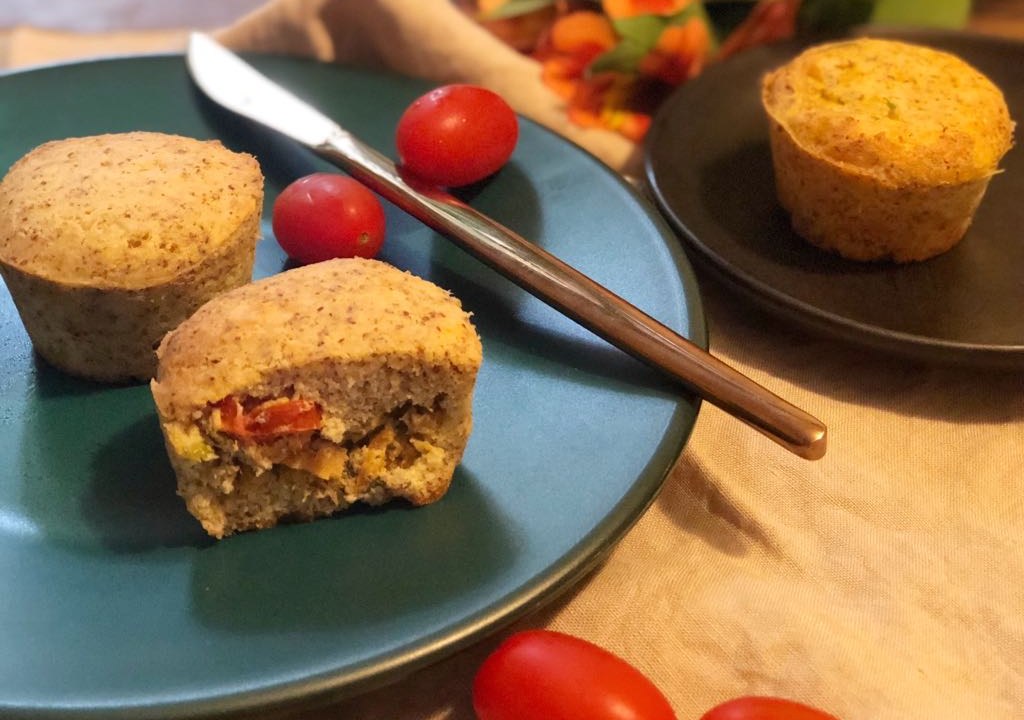 Muffin low carb de atum com creme de ricota de búfala
