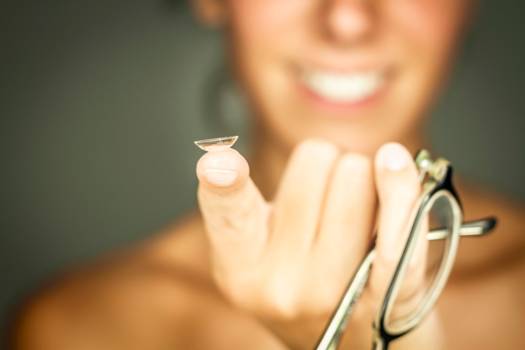 5 erros que você está cometendo com suas lentes de contato