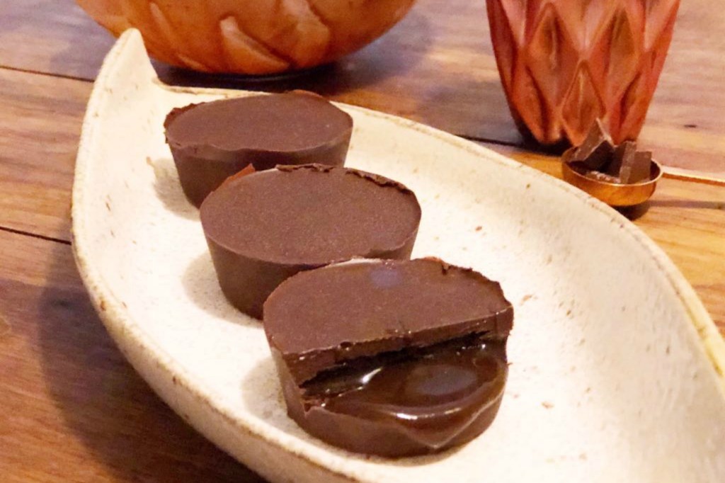 Não parece, mas este bombom de caramelo é saudável e funcional