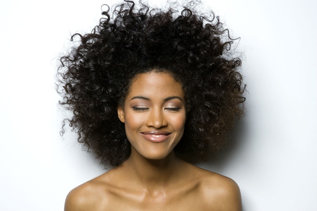 Este produto precisa fazer parte da bancada de quem tem cabelo crespo