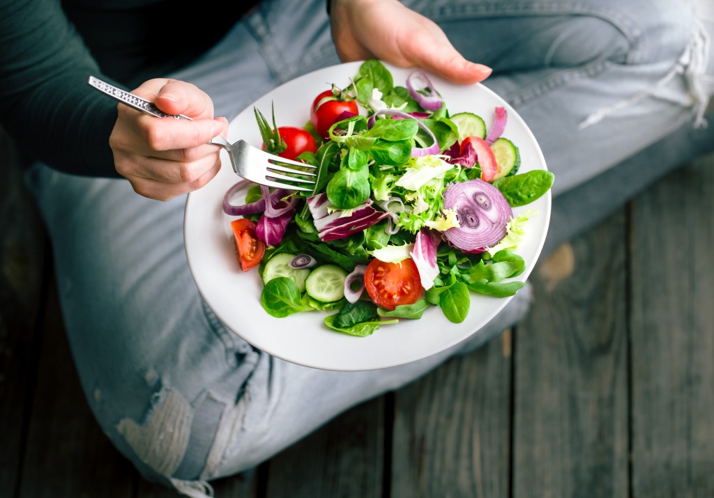 Dia Mundial do Veganismo: dá para ganhar músculos sem proteína animal?