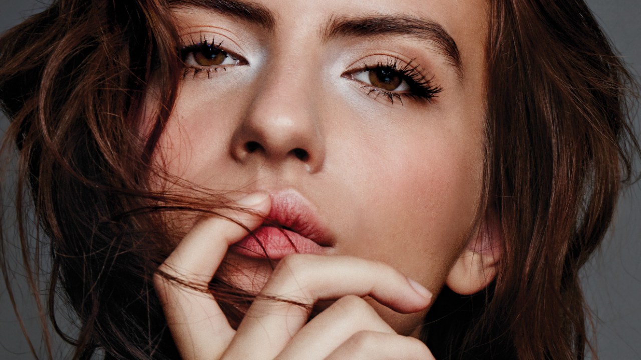 mulher com maquiagem