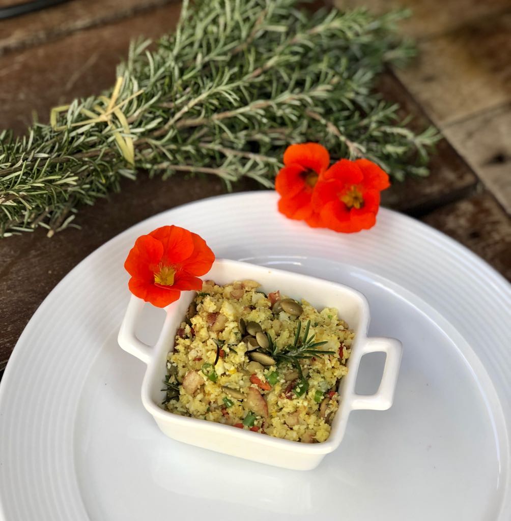 Festa junina saudável: aprenda a fazer um cuscuz low carb com pinhão