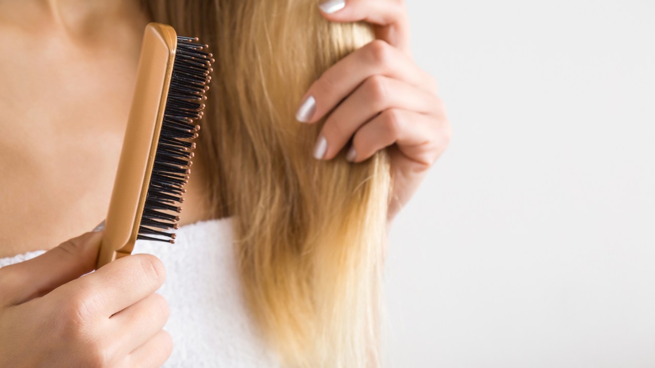 foto mulher queda de cabelo