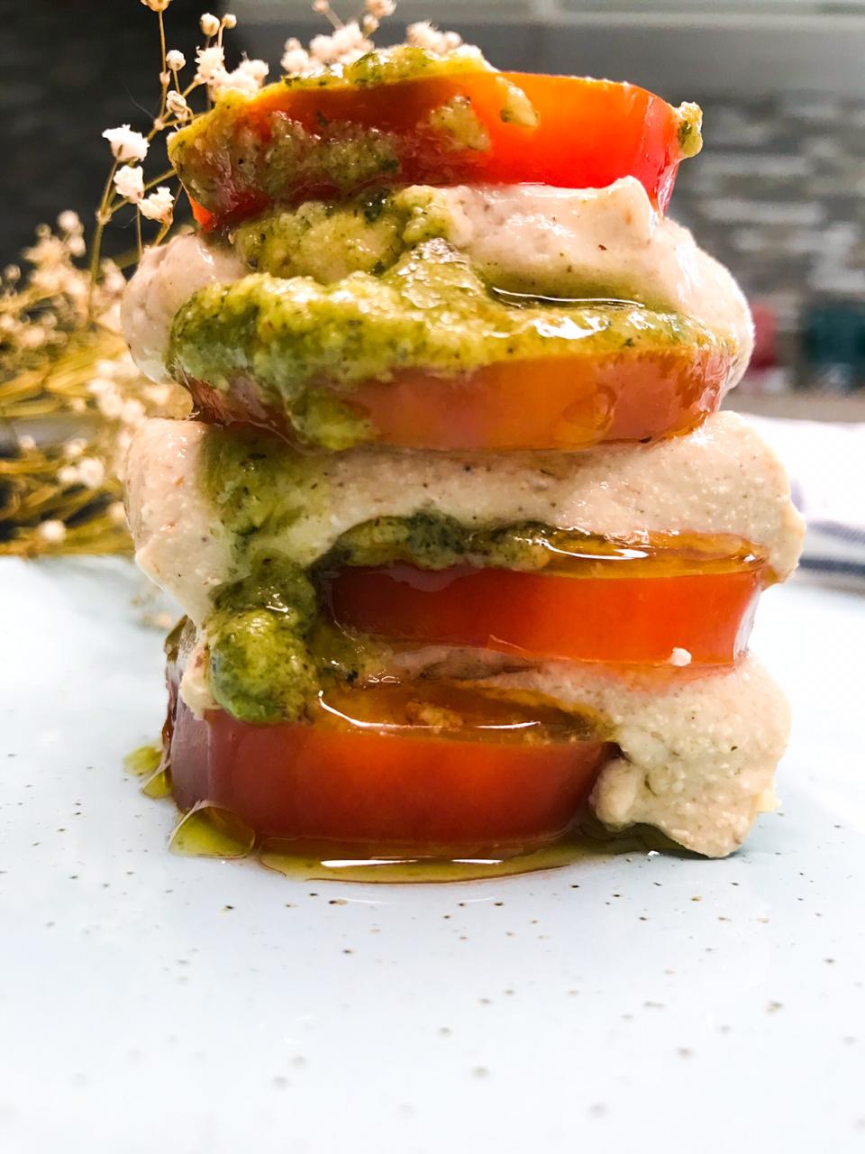 caprese salada caprese vegana