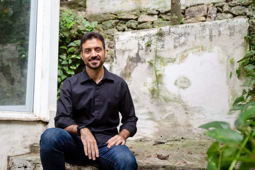 Matheus Macêdo: do mochilão chinês e formação de ayurveda na Índia à TV