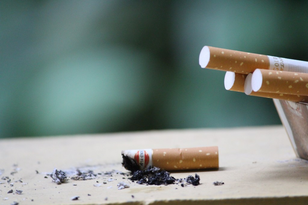Fumar voltou à moda entre os jovens? Veja como combater o hábito