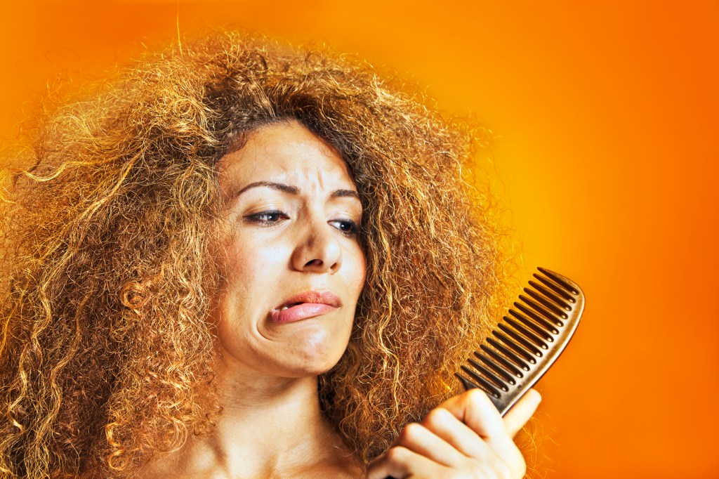 5 maneiras de derrubar o frizz no frio