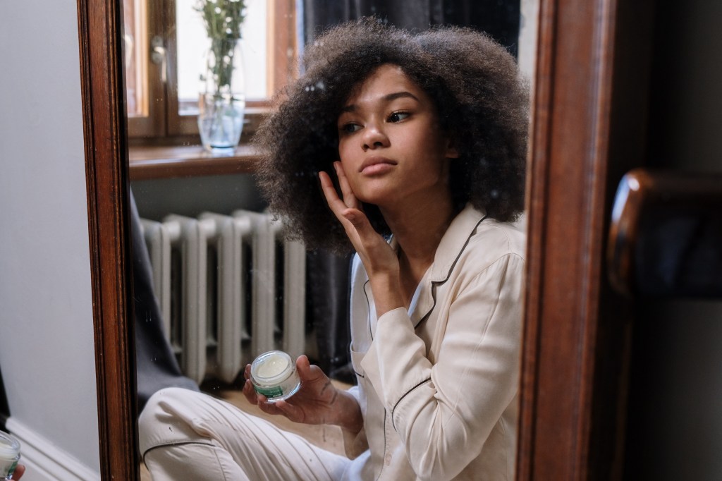 pexels-cottonbro-4046314 skincare para cada fase da vida