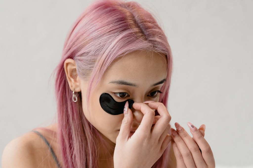 pexels-tima-miroshnichenko-6762702 skincare para cada fase da vida