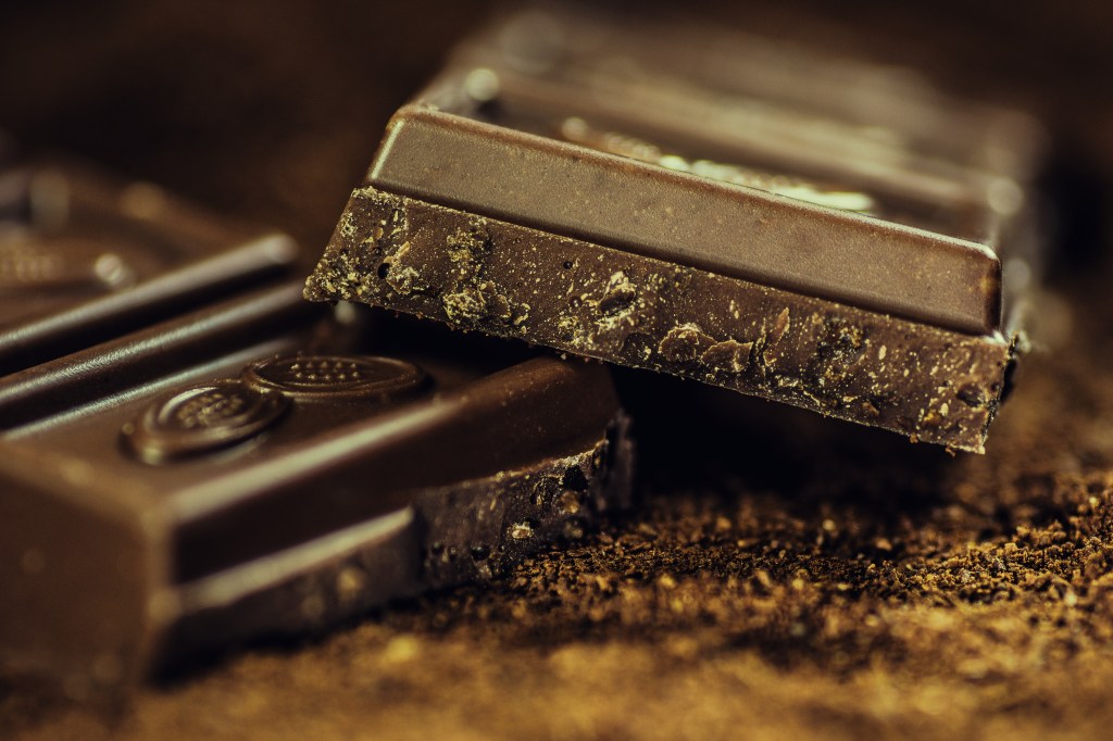 cacau e chocolate amargo ajudam na cólica Imagem meramente ilustrativa