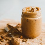 Pasta de amendoim é boa ou ruim para sua saúde?