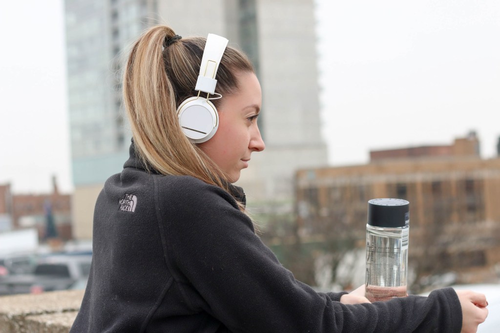 fones de ouvido esportivos