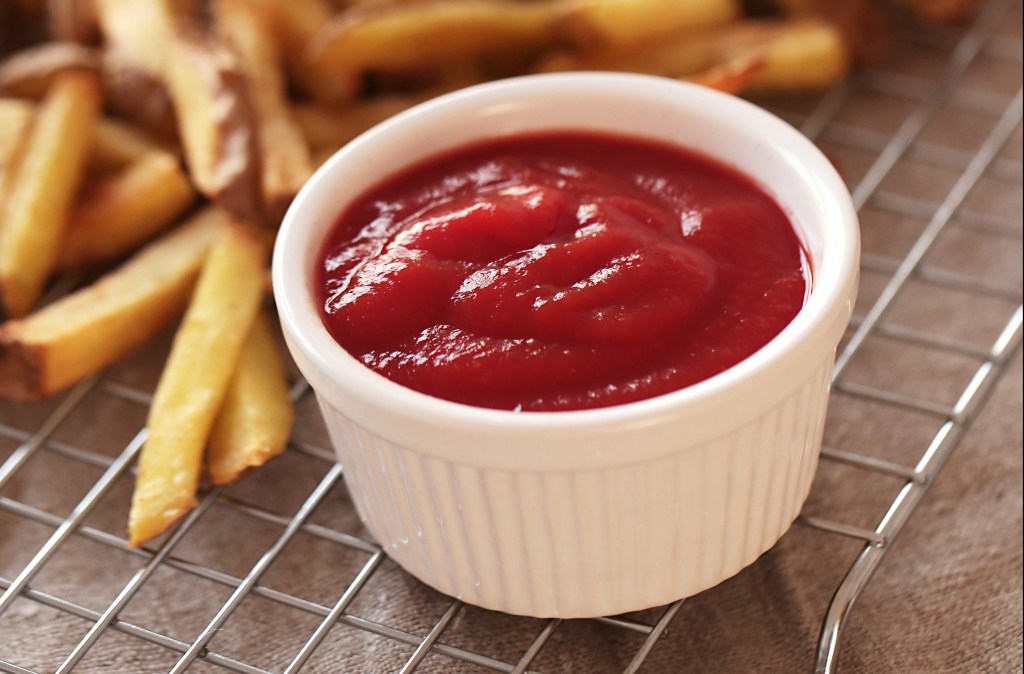 Ketchup: afinal, do que ele é feito e como escolher na hora de comprar?