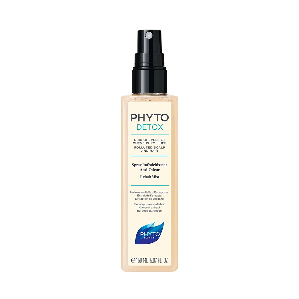 Embalagem do produto spray em fundo branco