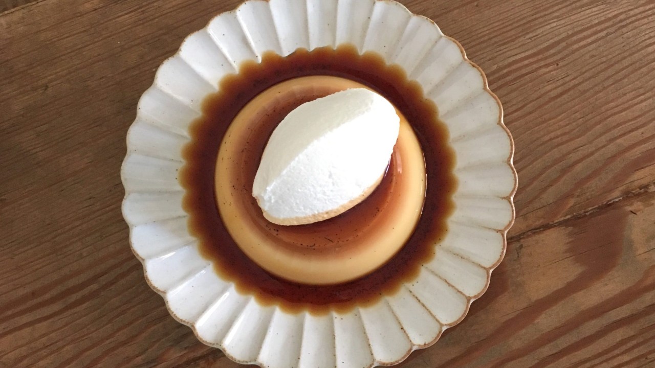 Aprenda a receita de pudim de café com chantilly