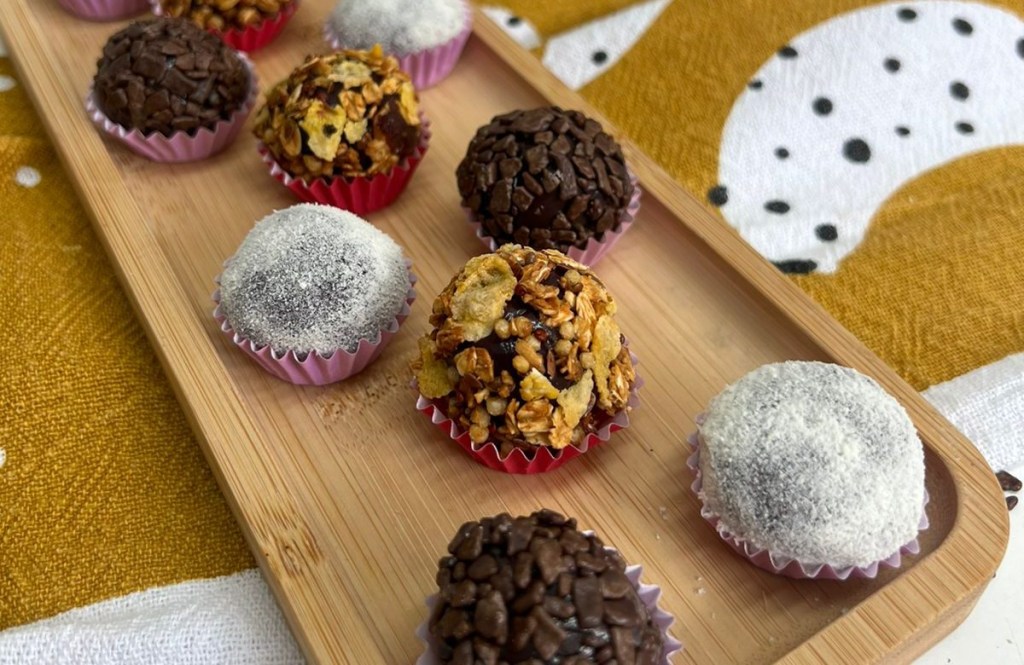 Brigadeiro de açaí: aprenda a fazer essa combinação deliciosa