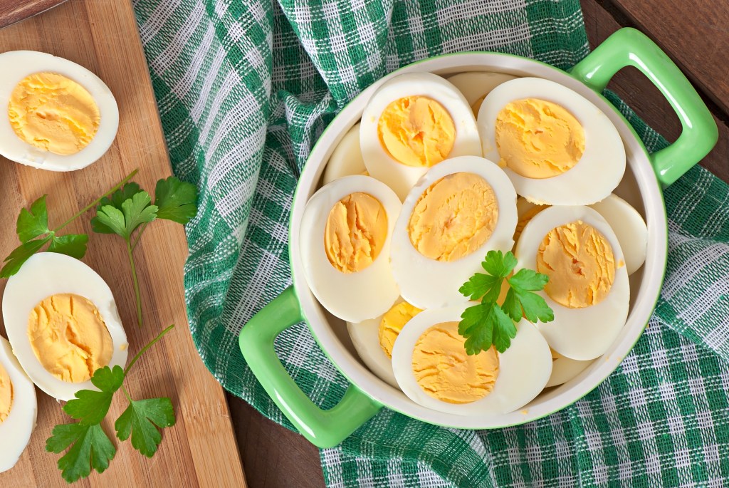 Dieta do ovo no TikTok: efeitos colaterais e riscos à saúde