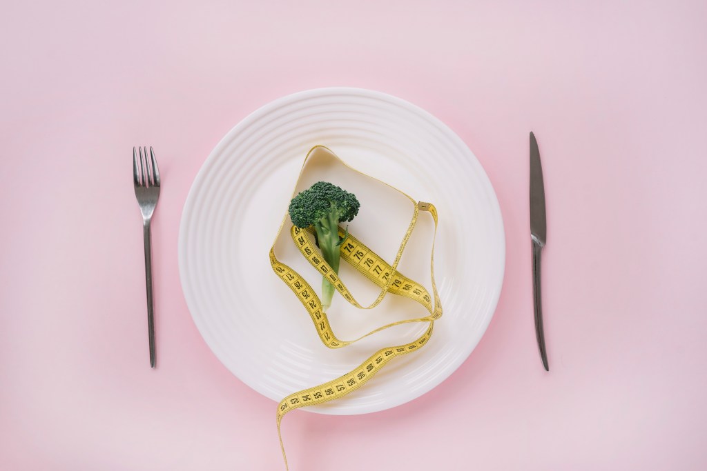 Quais são os perigos de seguir as dietas da moda das redes sociais?